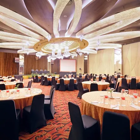 Quest Hotel Simpang Lima - Semarang By Aston-3